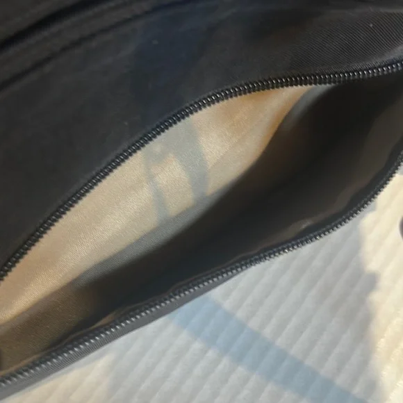 Baggallini Black Crossbody Bag w 4 front zippers back pocket adjustable strap - Picture 11 of 14